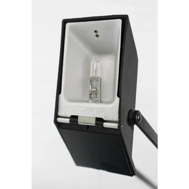 Metal Model Tizio Desk Light by R. Sapper for Artemide, 1970s For Sale - Image 7 of 12