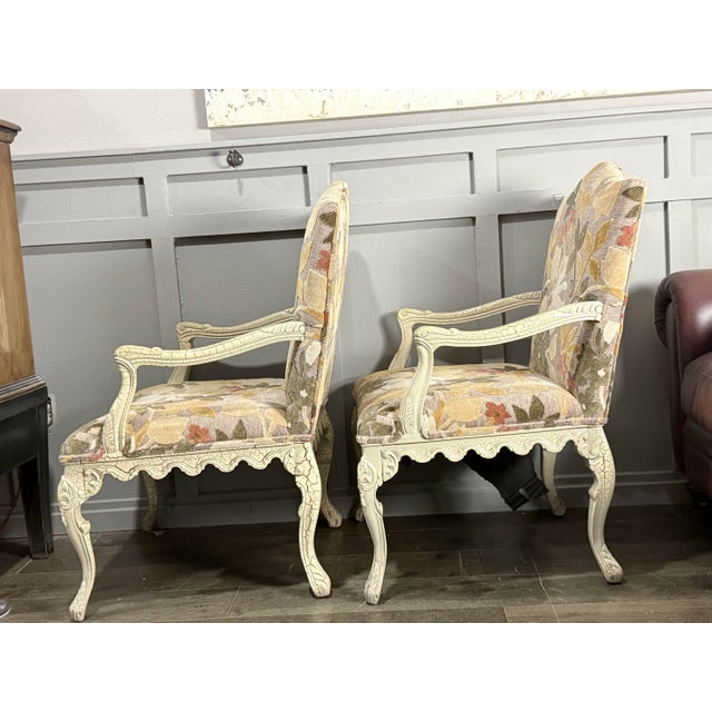 Vintage Louis XV Style French Provincial Lounge Chairs & Ottomans – Shelby Williams Cabriole Leg Set of 4 For Sale In Saint Louis - Image 6 of 12