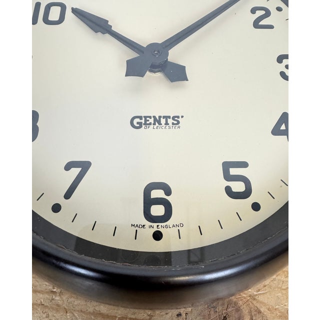 Vintage Brown Bakelite Wall Clock by Gents of Leicester, 1950s For Sale - Image 12 of 17