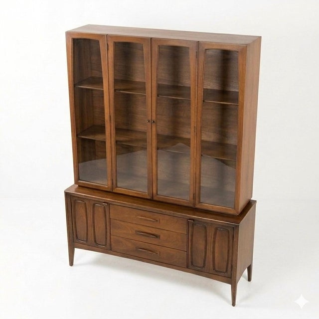 Broyhill Broyhill Emphasis Vintage Mid Century Modern 2 Piece Buffet and Hutch China Cabinet C. 1960s, Attributed For Sale - Image 4 of 9