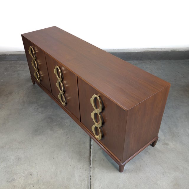 Cal Mode Mid Century Modern Walnut Buffet / Sideboard by Cal Mode, American, c.1960s For Sale - Image 4 of 16