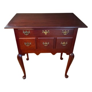 Vintage Hickory Chair Queen Anne Style Lowboy / Dressing Table For Sale