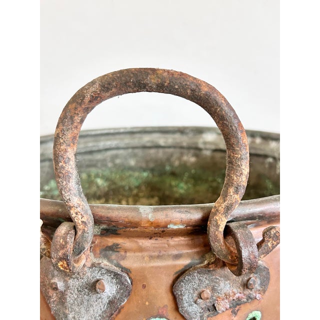 Large Farmhouse Kitchen Vessel - Hand-Hammered Copper Cauldron With Forged Iron Handles - 19th Century For Sale - Image 10 of 16
