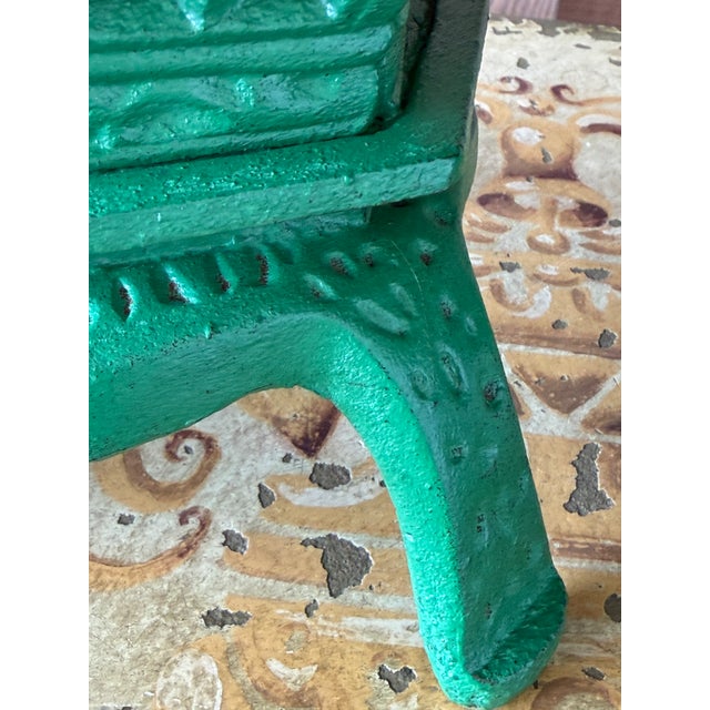 Mid 20th Century Pair of Vintage Regency Painted Cast Iron Pagoda Garden Lanterns For Sale - Image 5 of 12