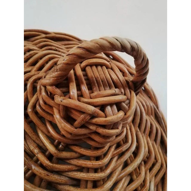 Large Italian Hand-Woven Willow Basket with Lid, 1950s For Sale - Image 17 of 18