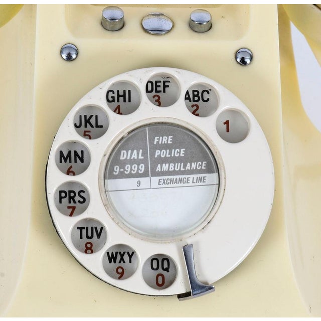Ivory Mid-Century Bakelite Model 328L Rotary Telephone, 1952 For Sale - Image 8 of 15