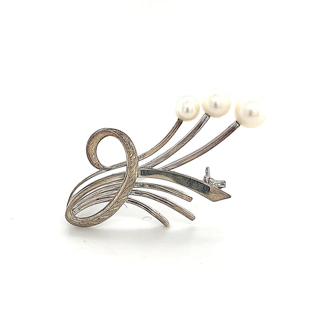 1990s 1990s Mikimoto Estate Akoya Pearl Brooch Sterling Silver For Sale - Image 5 of 12