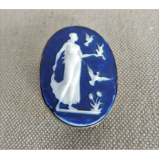 Midnight Blue Italian Cameo and Sterling Brooch, Woman With Birds in Garden For Sale In New York - Image 6 of 8