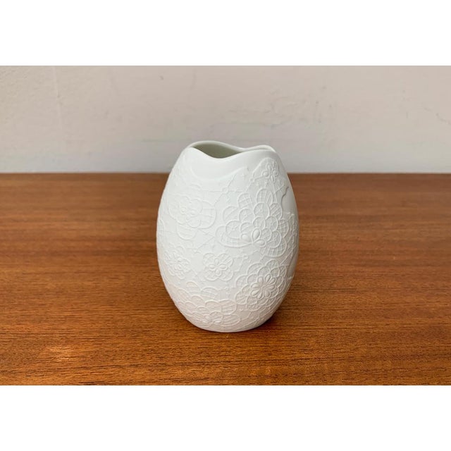 Mid-Century German White Porcelain Vase by M.Frey for Kaiser, 1960s For Sale - Image 15 of 15