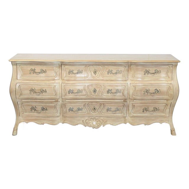 Vintage Henredon French Provincial 9-Drawer Dresser For Sale