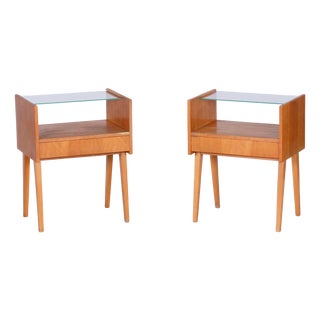 Mid-Century Modern Bedside Tables in Oak and Glass, 1950s, Set of 2 For Sale