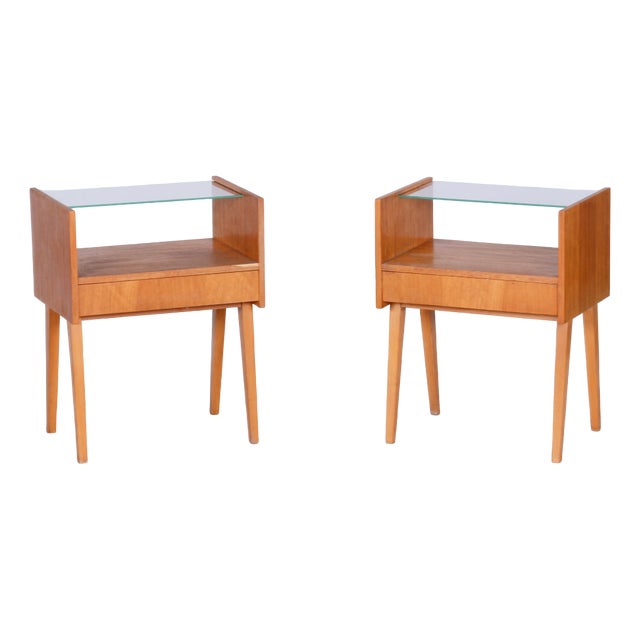 Mid-Century Modern Bedside Tables in Oak and Glass, 1950s, Set of 2 For Sale