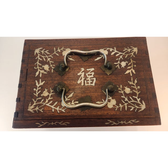 Chestnut Museum-Quality Antique Mahjong Set From the 1920s in Bone and Bamboo For Sale - Image 8 of 18