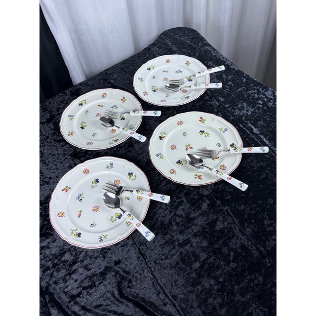 Vintage Villeroy & Boch "Petite Fleur" Porcelain Al Fresco Bistro & Luncheon Set - 25 Pieces For Sale - Image 9 of 12