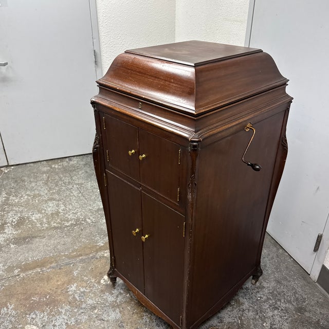 Brown Antique Victor Victrola XVI Phonograph For Sale - Image 8 of 12
