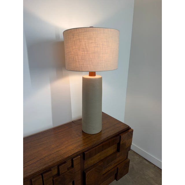 Mid 20th Century Monumental Marshall Studios Martz Signed Ceramic Table Lamp With Original Walnut Finial For Sale - Image 14 of 18