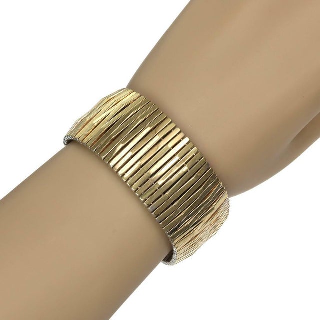 Late 20th Century Chimento 18k Two Tone Gold Reversible 31mm Wide Flex Bracelet 94gr For Sale - Image 5 of 5
