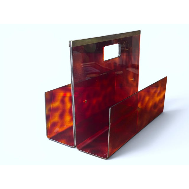 Hollywood Regency Vintage Magazine Rack in Tortoiseshell Acrylic Glass and Brass by Michel Dumas for Roche Bobois, 1970s For Sale - Image 3 of 5