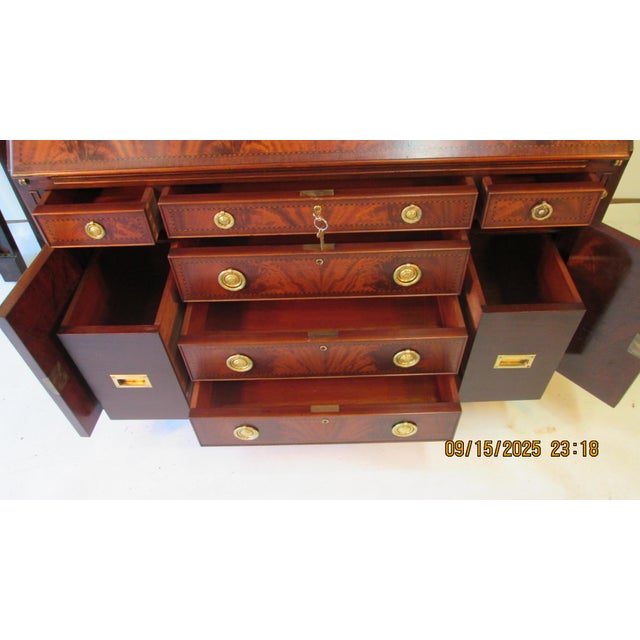 Traditional 1920s Impressive 2 Piece Secretary Mad by Irving and Casson of Cambridge Ma For Sale - Image 3 of 18