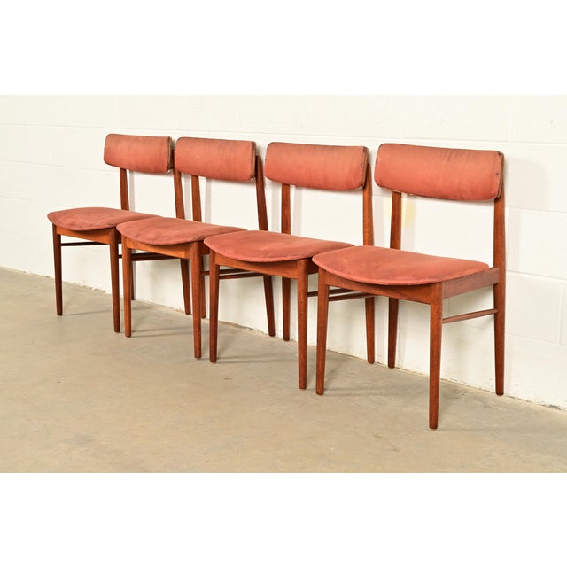 Finn Juhl Finn Juhl Style Danish Modern Sculpted Teak Dining Chairs, Set of Four For Sale - Image 4 of 13