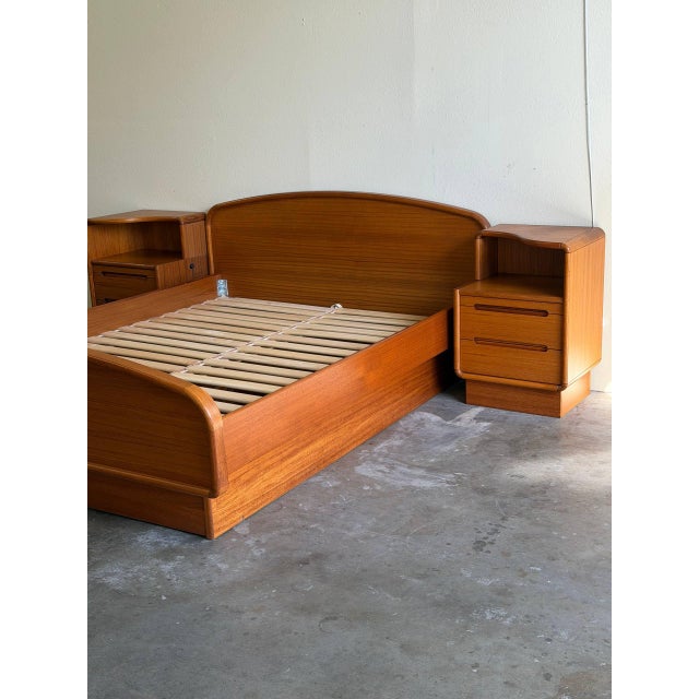 Mid-Century Modern Mid Century Modern Teak Queen Bed Frame With Matching Nightstands & Built-in Storage Drawers For Sale - Image 3 of 10