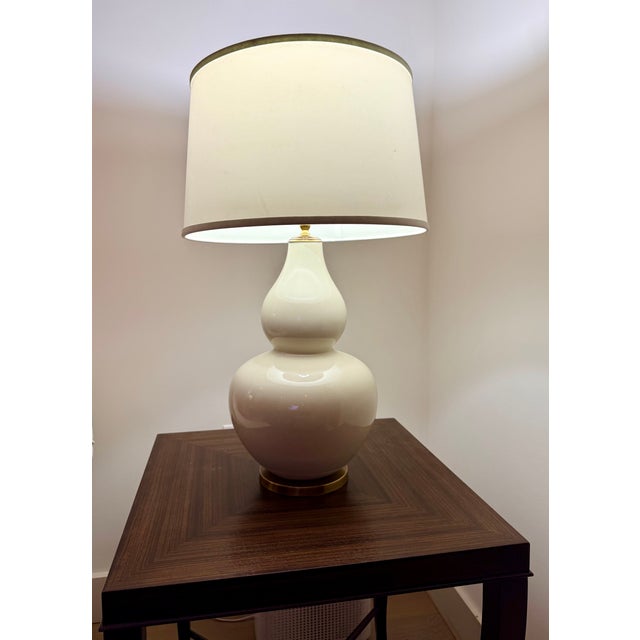 Ethan Allen Ethan Allen White Ceramic Table Lamps - a Pair For Sale - Image 4 of 8