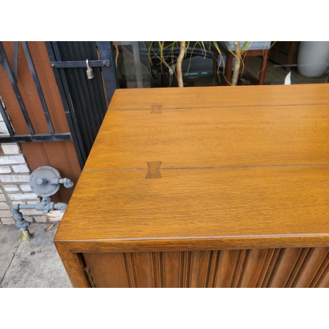 American of Martinsville 1950s American of Martinsville Dresser For Sale - Image 4 of 12