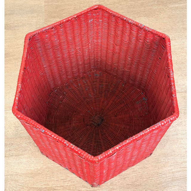 1970s Vintage Coastal Boho Red Wicker Octagonal Basket Hamper For Sale - Image 5 of 10