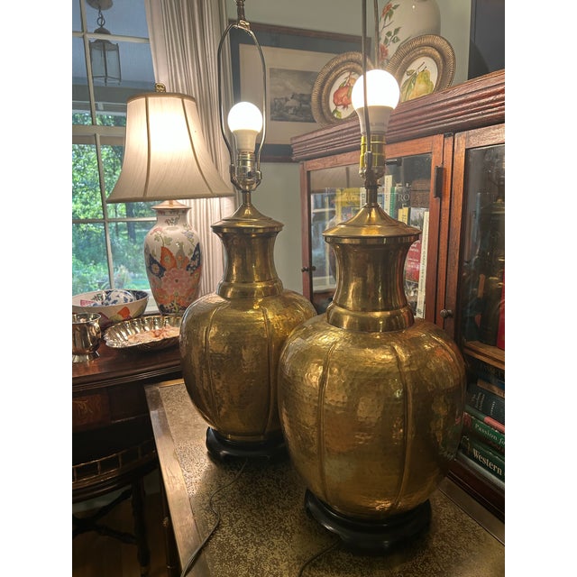 Paul Hanson Vintage 1960’s Paul Hanson Hammered Brass Chinoiserie Table Lamps With Original Shades For Sale - Image 4 of 13