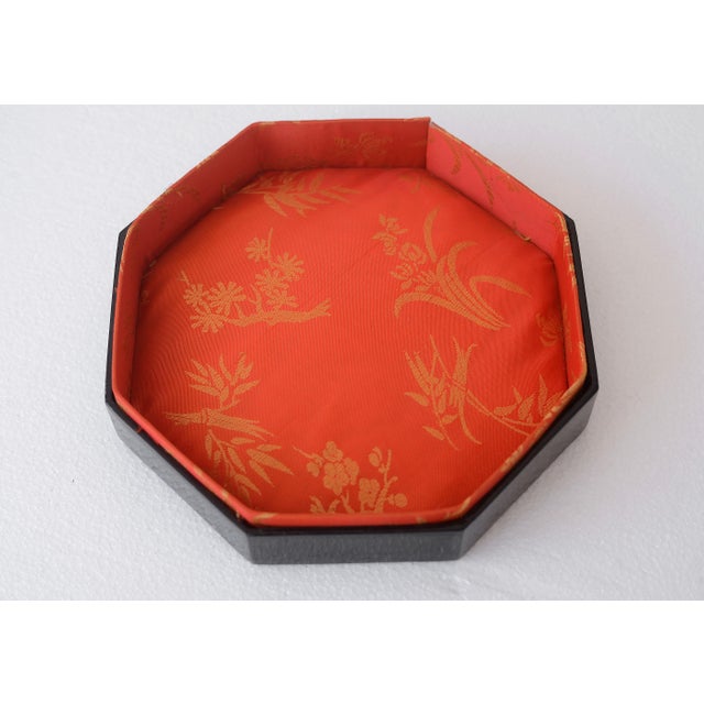 1970s Vintage Chinese Lacquered Wood With Mother of Pearl Trinket Box For Sale - Image 5 of 6