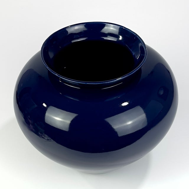 Haeger Extra Large Ink Blue Ceramic Vase by Haeger No. 4313. Made in Usa For Sale - Image 4 of 9