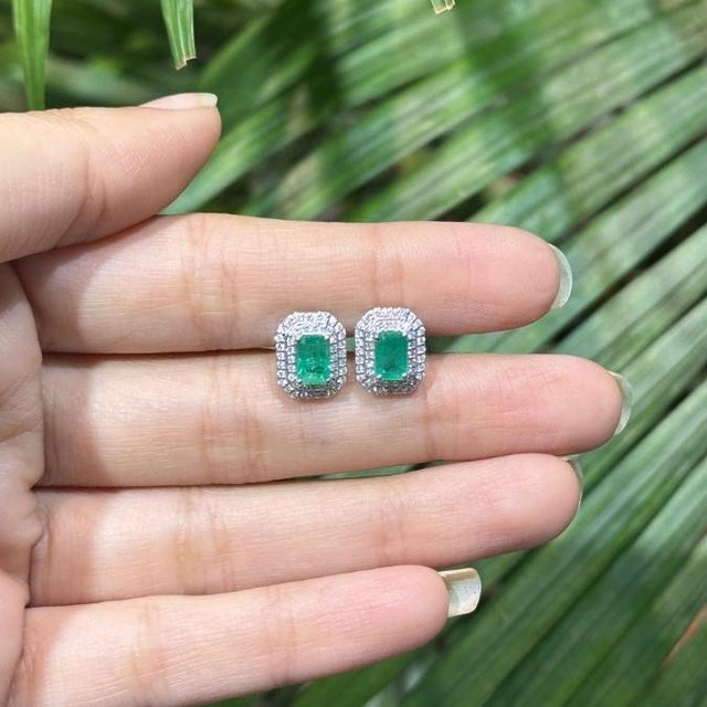 Native American 1.3Ct Emerald and Diamond Double Halo Stud Earrings in 14k Gold- A Pair For Sale - Image 3 of 16