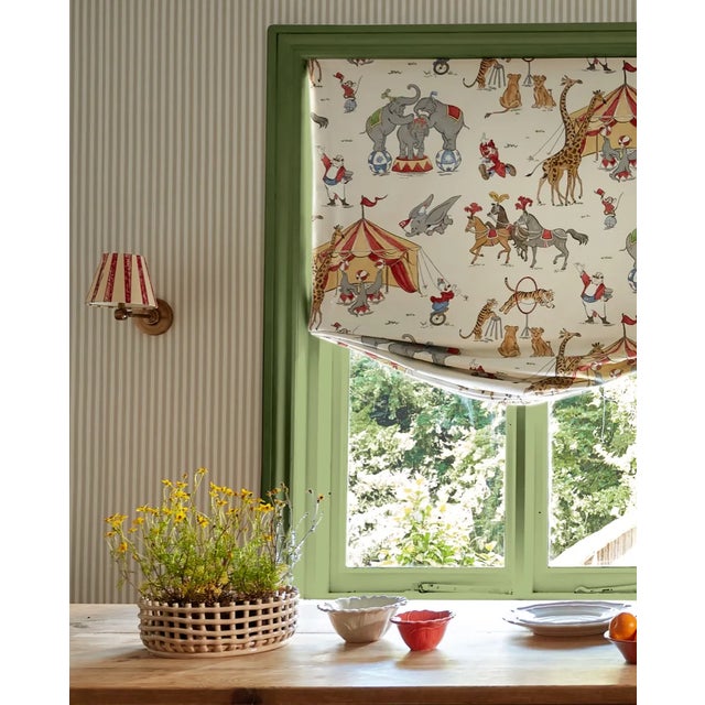 Traditional Sanderson Dumbo Fabric in Peanut Butter & Jelly For Sale - Image 3 of 3