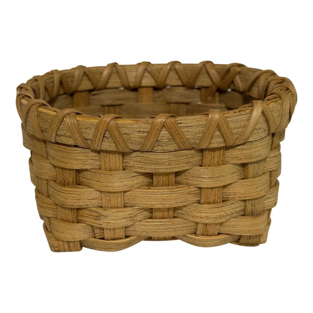 Vintage 1980s Small Woven Wicker Light Natural Colored Napkin Basket For Sale