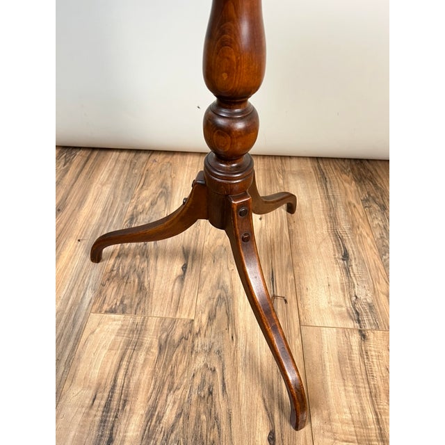 Vintage Federal Style Cherry Octagonal Tilt Top Candlestand by Stickley For Sale In Boston - Image 6 of 9