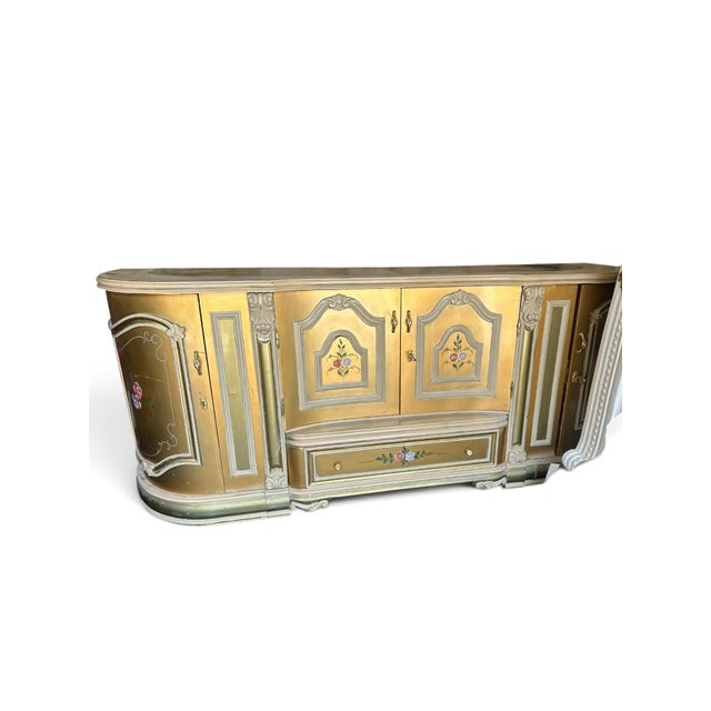 Rococo Late 20th Century Italian Rococo Revival Hand-Painted Display Cabinet For Sale - Image 3 of 5