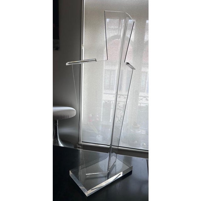 Bust in Acrylic Glass, 1980s For Sale - Image 9 of 16