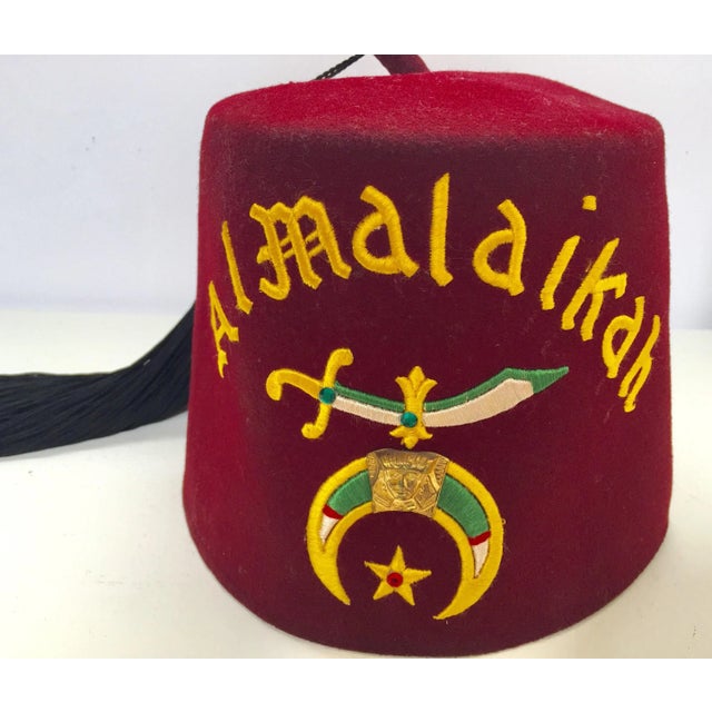 Mediterranean Vintage Al Malaikah Masonic Shriner Burgundy Wool Fez Hat For Sale - Image 3 of 12