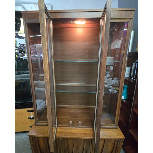 Mid-Century Modern Mid-Century Modern 2 Piece Walnut Hutch by Broyhill Brasilia For Sale - Image 3 of 11