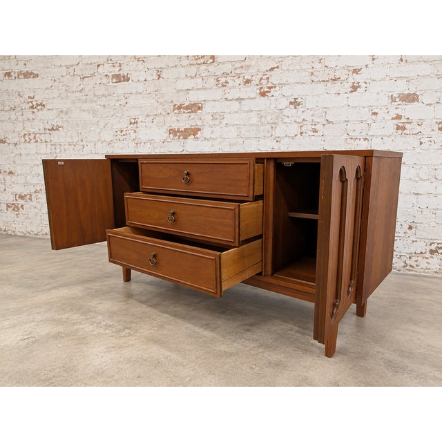 J.B. Van Sciver Company Vintage MCM J.B.Van Sciver Solid Wood Walnut Dresser/Credenza With Original Hardware For Sale - Image 4 of 7