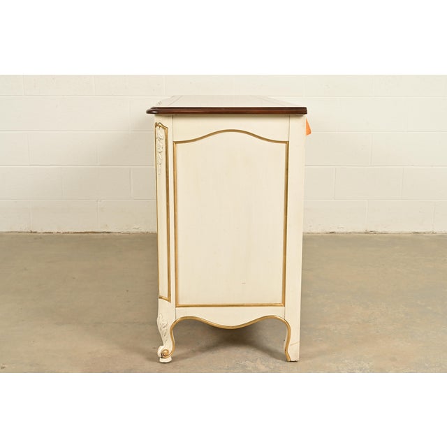 Kindel Furniture French Provincial Louis XV Cream Lacquered and Gold Gilt Dresser, 1970s For Sale - Image 15 of 18