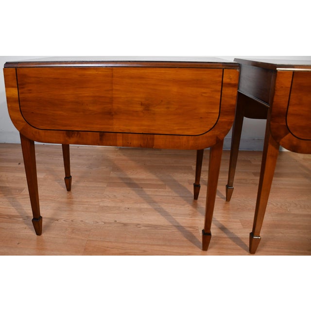 Hekman Furniture 1950s Pair of Vintage Hekman Cherry Inlaid Drop-Leaf Pembroke Side Tables / End Tables For Sale - Image 4 of 18