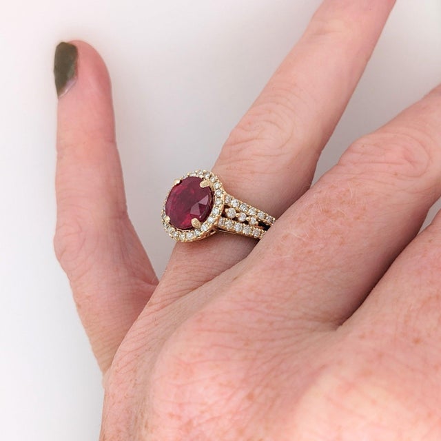 Modern Ruby Ring With Earth Mined Diamonds Halo: Solid 14k Gold, Round 9mm, Size 6.75 For Sale - Image 3 of 9