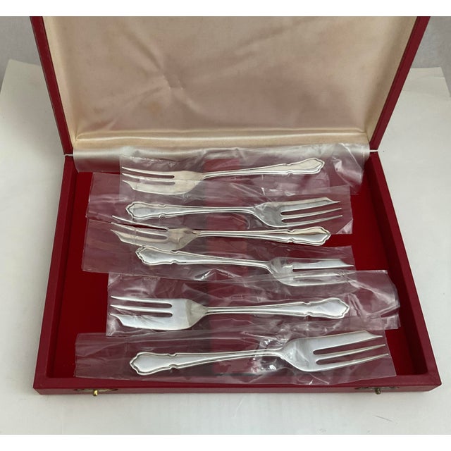 Frank Cobb & Co New 1970s Silver Set of 12 Pastry Forks, Du Barry With Red Cases- Set of 12 For Sale - Image 4 of 18