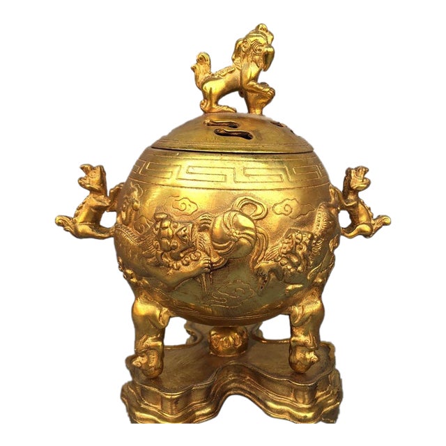Gilded Bronze Lion Incense Burner, Foo Dog Finial & Carved Relief Lions, Chinoiserie Lidded Censer With Matching Stand For Sale