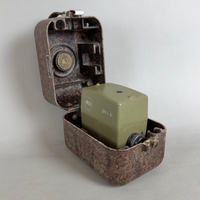 Metal Optical Topographic Precision Level with Case from Kern Swiss For Sale - Image 7 of 16