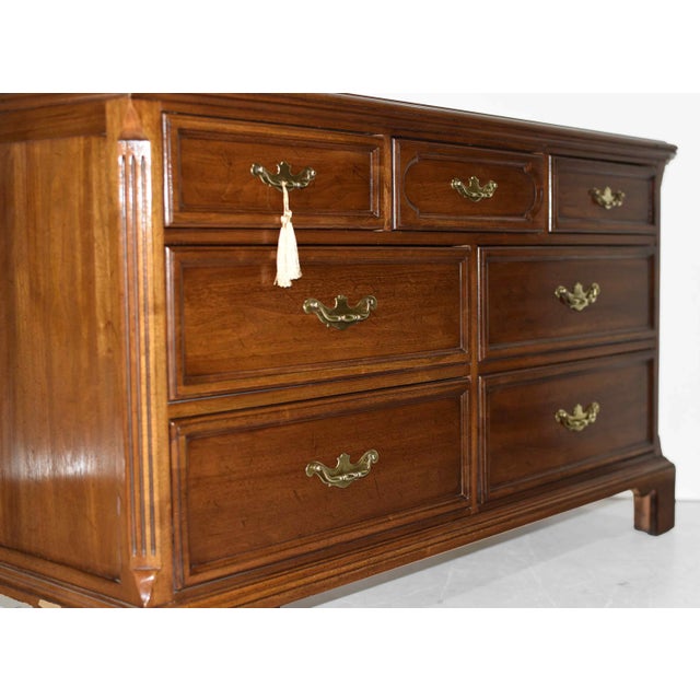 Wood Mid Century Georgian Chippendale Lowboy by Davis Furniture of Nashville Tn For Sale - Image 7 of 14