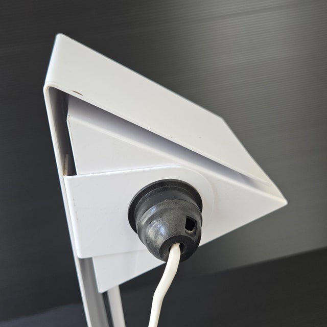 Vintage Table Lamp in White Lacquered Bent Metal, 1970s For Sale - Image 10 of 15