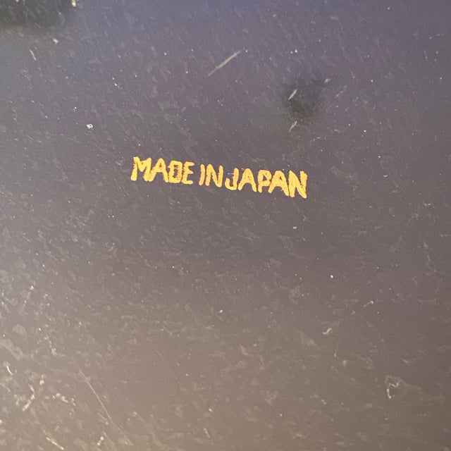 1930’s Japanese Hand Painted Fish Lacquered Tray Mother of Pearl Trim For Sale - Image 6 of 7