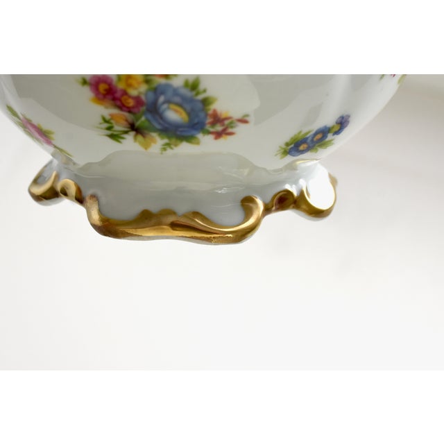 Waldershof Bavaria Germany,22k Gold Trim, Handarbeit Porcelain Floral Vase For Sale - Image 9 of 10